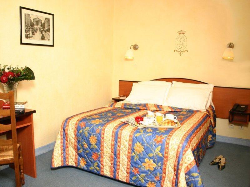 Hotel Wagram Parijs